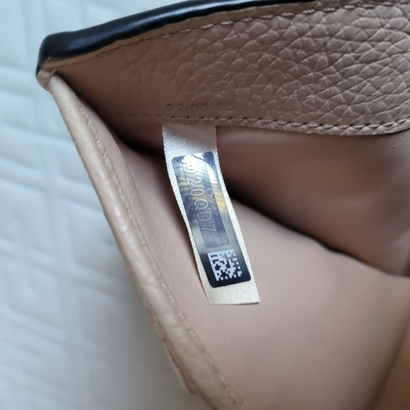 Chloe Small Alphabet Tri-Fold Wallet Textured Leather - Picture 9 of 12